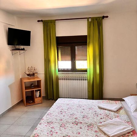 Ferienwohnung Ruza I Natalija Karlobag Exterior foto