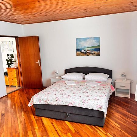 Ferienwohnung Ruza I Natalija Karlobag Exterior foto