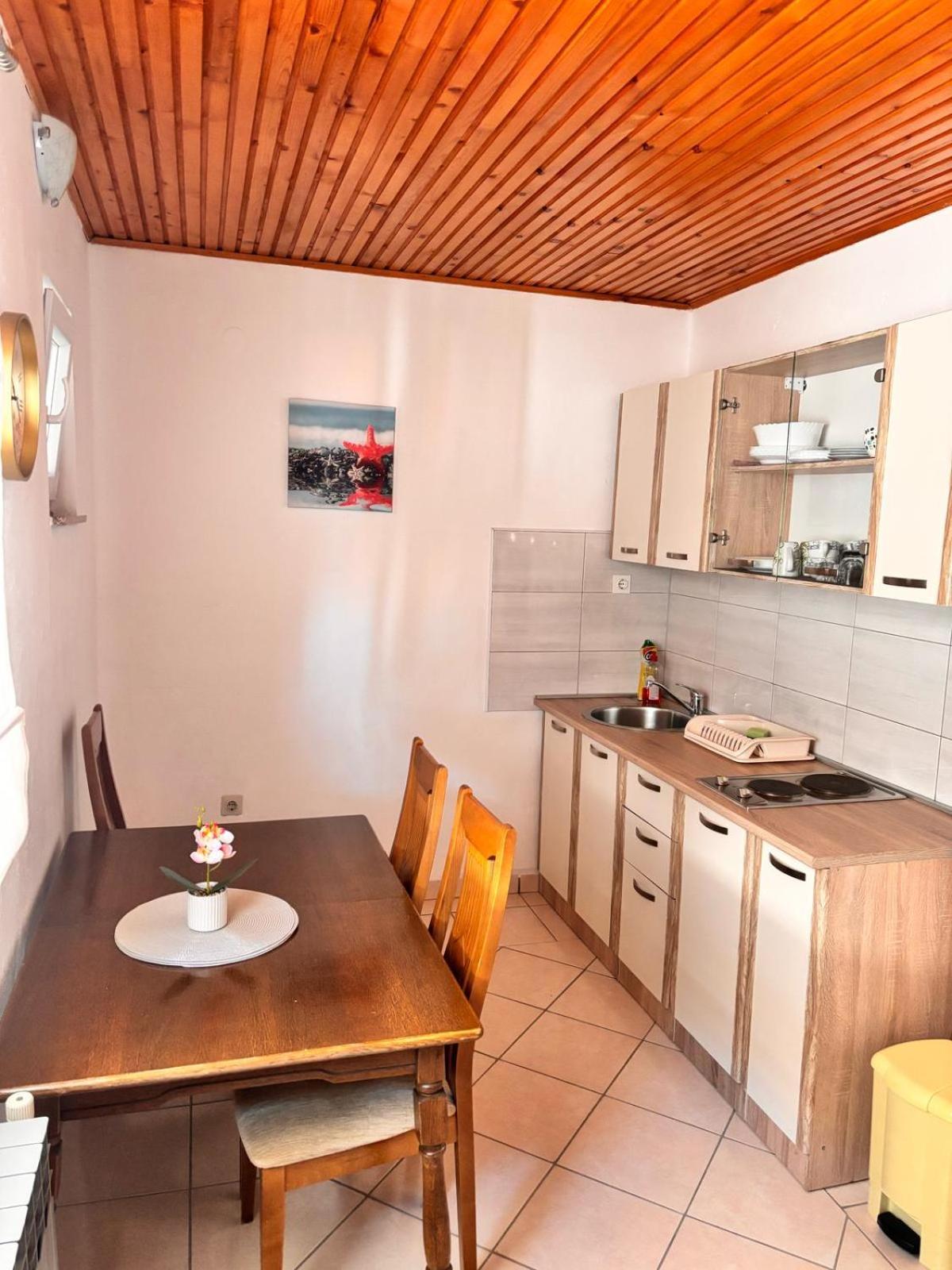 Ferienwohnung Ruza I Natalija Karlobag Zimmer foto